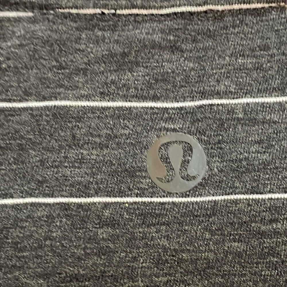 Lululemon Love Tee V Short Serve Stripe Heathered Black White Athletic Size 8 - Picture 4 of 5